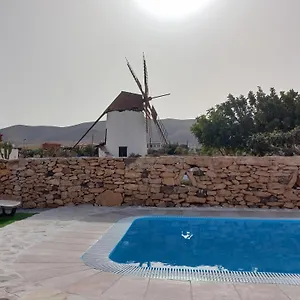  Villa Histórica Con Molino De Viento